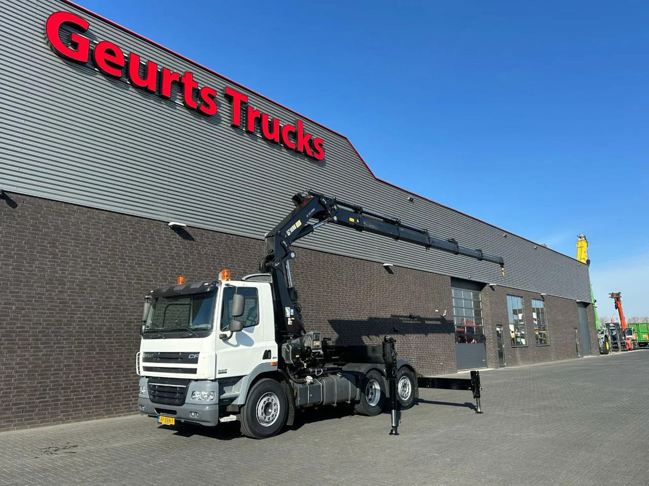 DAF CF 85 410 6X2 + HIAB 422EP-5 HIPRO TREKKER/SATTE - Camion grue: photos 4 DAF CF 85 410 6X2 + HIAB 422EP-5 HIPRO TREKKER/SATTE - Camion grue: photos 4