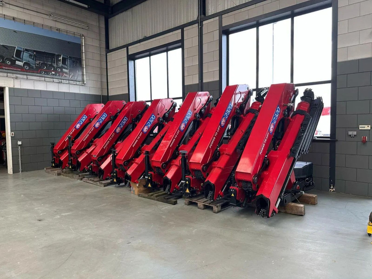 HMF POWER TO LIFT 2320K-RCS K6 (NIEUW) - Grue auxiliaire: photos 1 HMF POWER TO LIFT 2320K-RCS K6 (NIEUW) - Grue auxiliaire: photos 1