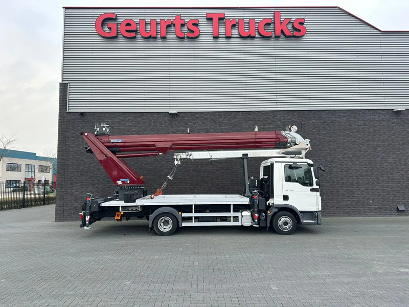 MAN TGL 7.180 4X2 BB BOCKER AK37/4000 + JIB MONTAGEKRAN/DACHDECKERKRAN/ROOFCRANE/KRAAN/KRAN/GRUA - Camion grue: photos 2 MAN TGL 7.180 4X2 BB BOCKER AK37/4000 + JIB MONTAGEKRAN/DACHDECKERKRAN/ROOFCRANE/KRAAN/KRAN/GRUA - Camion grue: photos 2