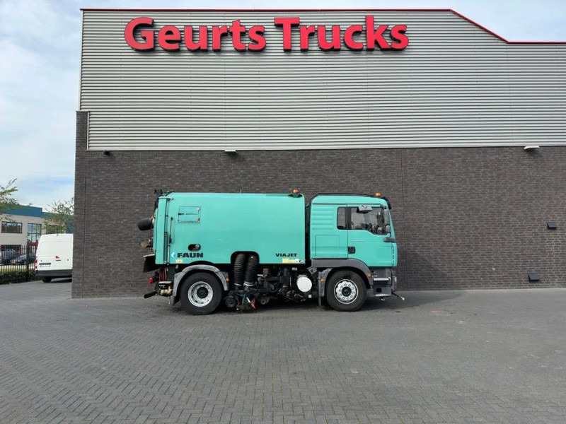 MAN TGM 18.240 4X2 + FAUN VIAJET 6R/HS SWEEPING TRUCK/ KEHRMASCHINE/VEEGWAGEN/FAHRBAHNREINIGER - Balayeuse de voirie: photos 4 MAN TGM 18.240 4X2 + FAUN VIAJET 6R/HS SWEEPING TRUCK/ KEHRMASCHINE/VEEGWAGEN/FAHRBAHNREINIGER - Balayeuse de voirie: photos 4