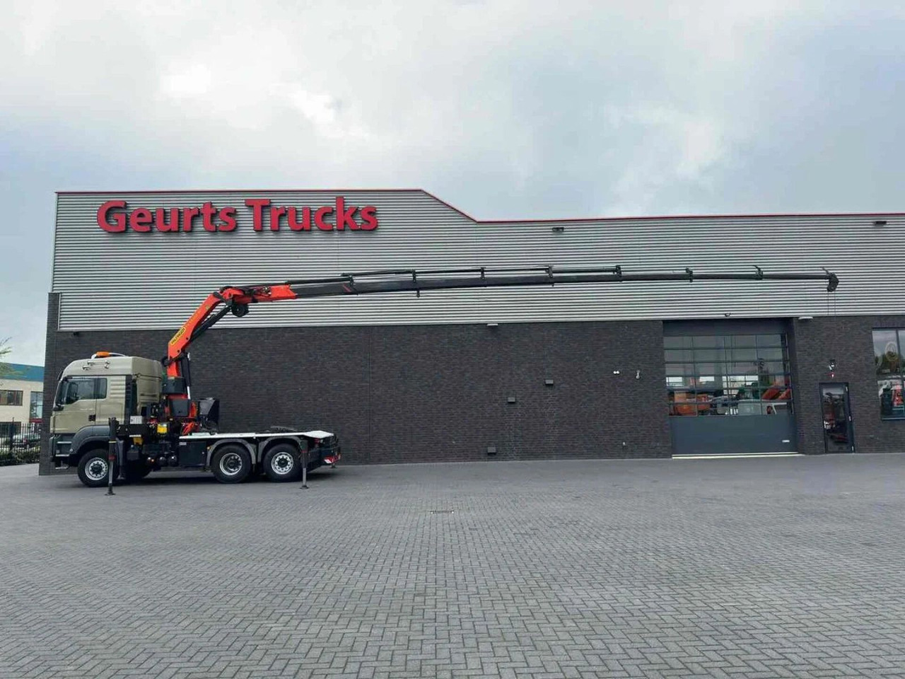 MAN TGS 28.480 6X4-4 BL + PALFINGER PK 34002-SH G PO - Camion grue: photos 1 MAN TGS 28.480 6X4-4 BL + PALFINGER PK 34002-SH G PO - Camion grue: photos 1