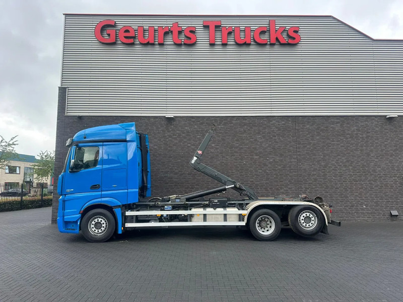 Mercedes-Benz Actros 2545 6X2 MET HIAB MULTILIFT XR21S61 HAAKARMSYSTEEM / ABROLLKIPPER / HOOKLIFT - Camion ampliroll: photos 1 Mercedes-Benz Actros 2545 6X2 MET HIAB MULTILIFT XR21S61 HAAKARMSYSTEEM / ABROLLKIPPER / HOOKLIFT - Camion ampliroll: photos 1