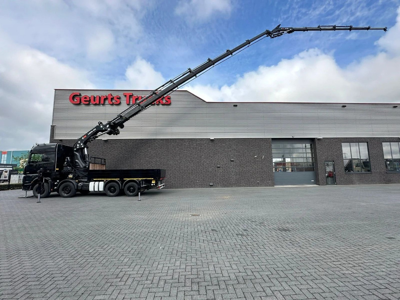 Mercedes-Benz Arocs 3251 8X4 + HIAB 1058 E-8 + JIB 150X-6 JDC - Camion grue: photos 1 Mercedes-Benz Arocs 3251 8X4 + HIAB 1058 E-8 + JIB 150X-6 JDC - Camion grue: photos 1