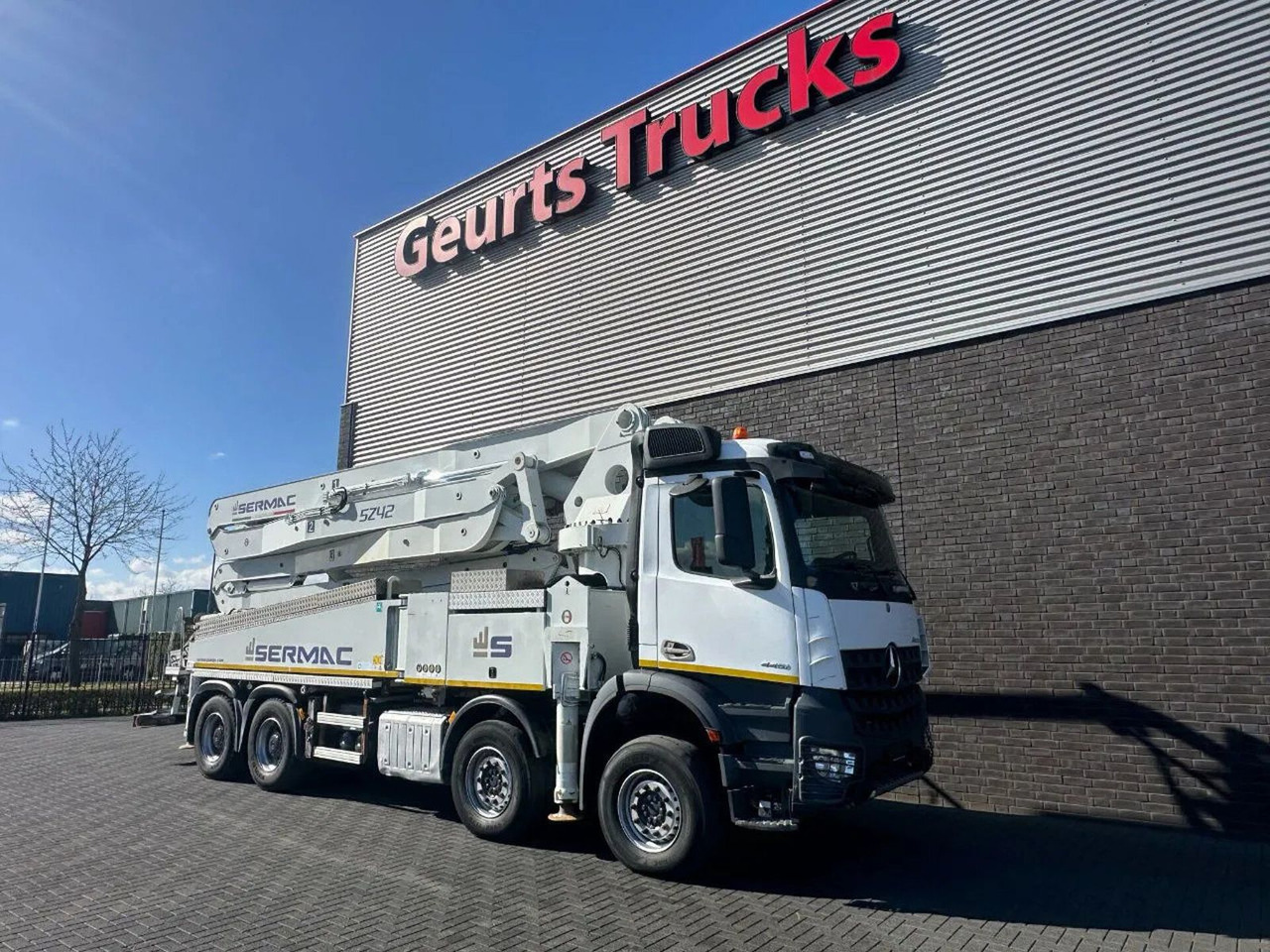 Mercedes-Benz Arocs 4451 8X4 + SERMAC 5Z42 BETONPOMP/BETONPUMP - Camion pompe: photos 5 Mercedes-Benz Arocs 4451 8X4 + SERMAC 5Z42 BETONPOMP/BETONPUMP - Camion pompe: photos 5