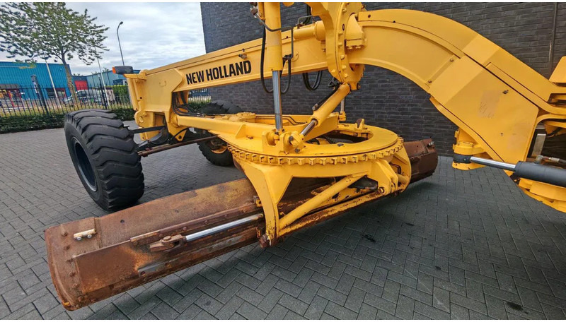 Niveleuse New Holland RG 200 B MOTORGRADER + RIPPER FROM 2012 HOURS 4237: photos 15 Niveleuse New Holland RG 200 B MOTORGRADER + RIPPER FROM 2012 HOURS 4237: photos 15
