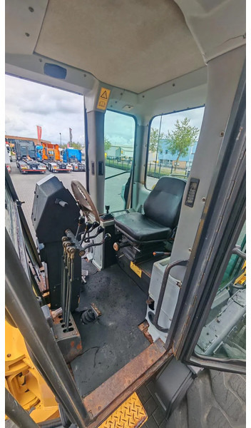 Niveleuse New Holland RG 200 B MOTORGRADER + RIPPER FROM 2012 HOURS 4237: photos 9 Niveleuse New Holland RG 200 B MOTORGRADER + RIPPER FROM 2012 HOURS 4237: photos 9