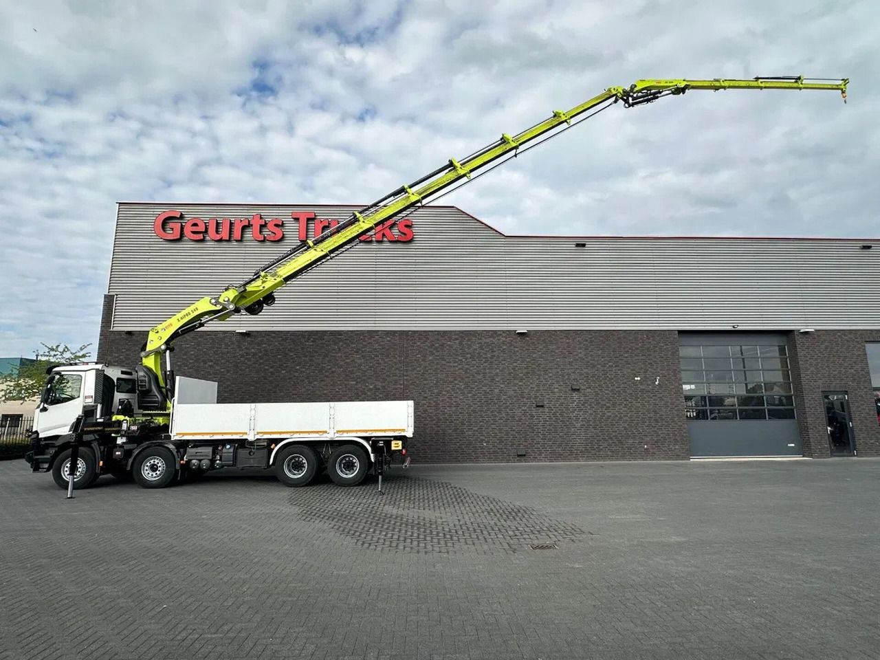 Renault C460 8X4 + HIAB X-HIPRO 548 E-7 MET JIB KRAAN / - Camion grue: photos 1 Renault C460 8X4 + HIAB X-HIPRO 548 E-7 MET JIB KRAAN / - Camion grue: photos 1