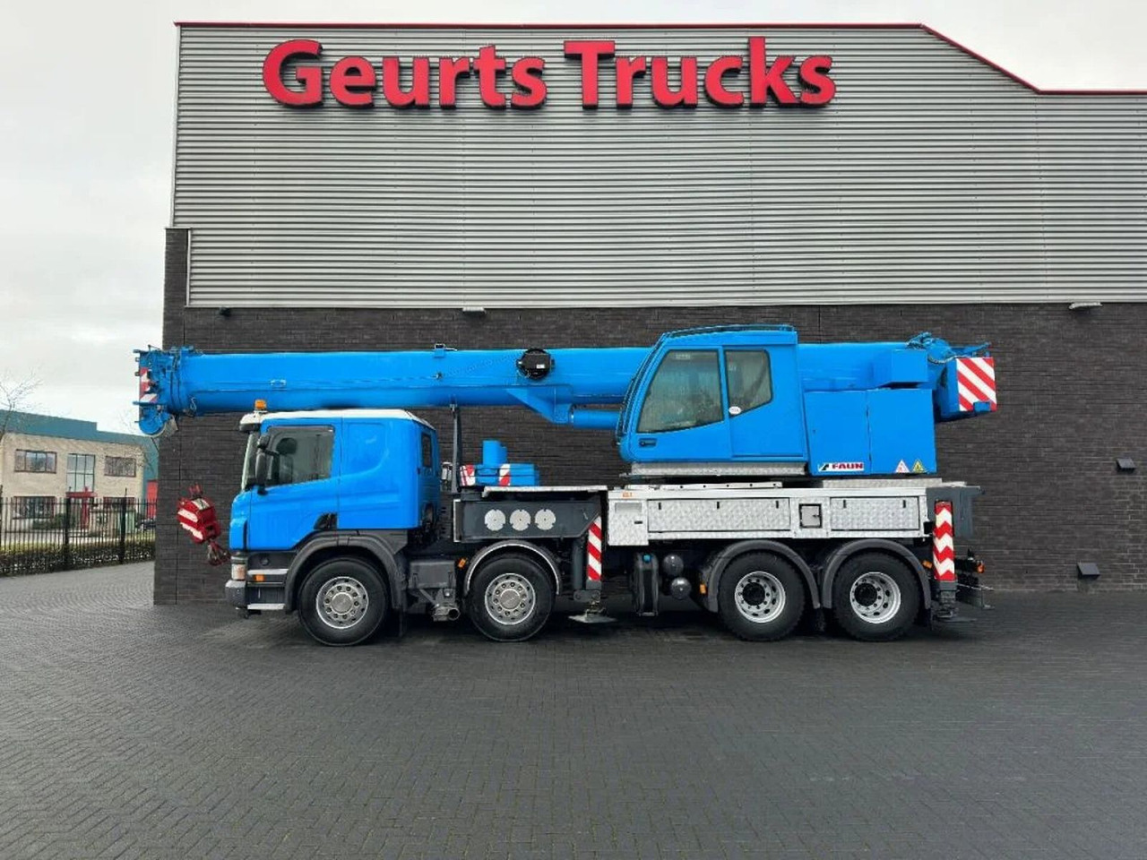 Scania P420 8X4 + FAUN HK 40 + JIB KRAAN/KRAN/CRANE/GRU - Camion grue: photos 1 Scania P420 8X4 + FAUN HK 40 + JIB KRAAN/KRAN/CRANE/GRU - Camion grue: photos 1