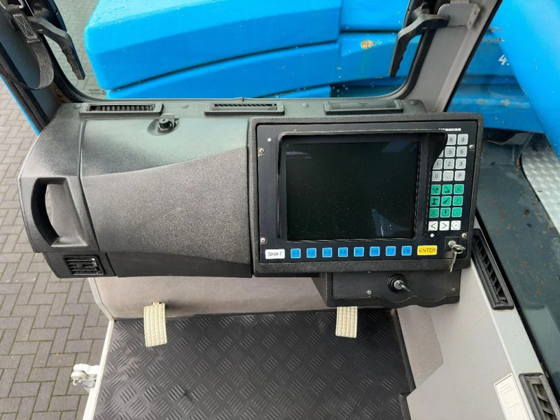 Camion grue Scania P420 8X4 + LIEBHERR LTF 1045-4.1 KRAAN/KRAN/CRANE/GRUA: photos 18 Camion grue Scania P420 8X4 + LIEBHERR LTF 1045-4.1 KRAAN/KRAN/CRANE/GRUA: photos 18