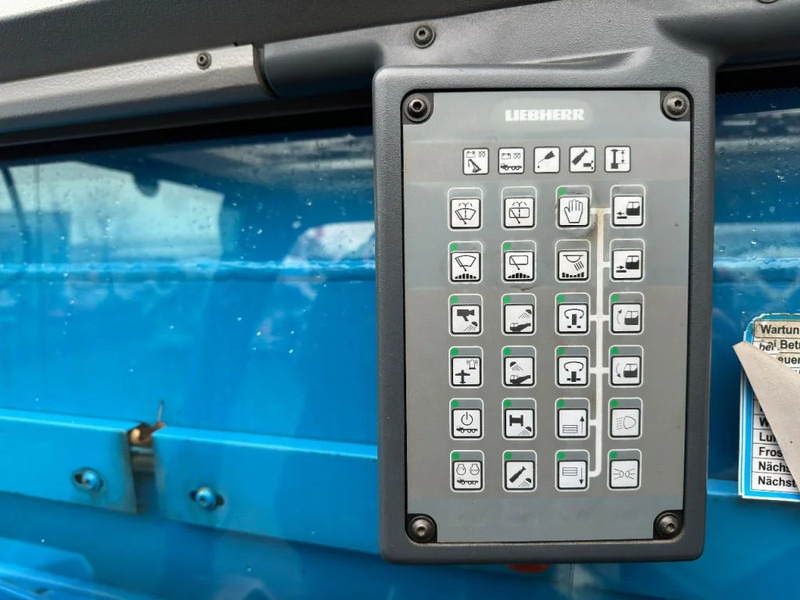 Camion grue Scania P420 8X4 + LIEBHERR LTF 1045-4.1 KRAAN/KRAN/CRANE/GRUA: photos 19 Camion grue Scania P420 8X4 + LIEBHERR LTF 1045-4.1 KRAAN/KRAN/CRANE/GRUA: photos 19