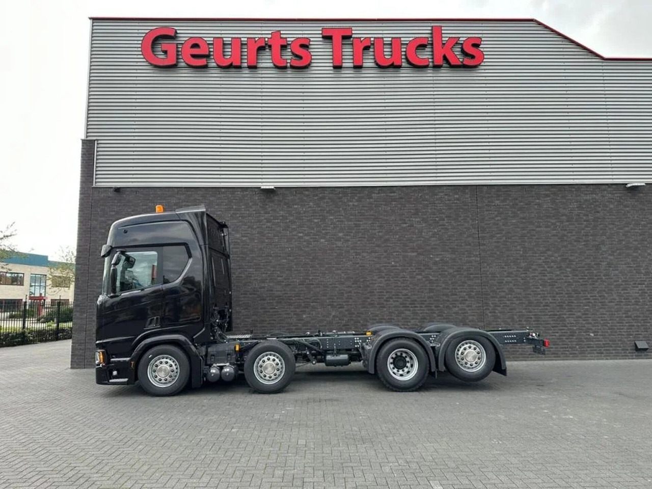 Scania R540 NGS 8X2 CHASSIS NIEUW/NEUE/NEW FULL OPTIONS - Châssis cabine: photos 1 Scania R540 NGS 8X2 CHASSIS NIEUW/NEUE/NEW FULL OPTIONS - Châssis cabine: photos 1