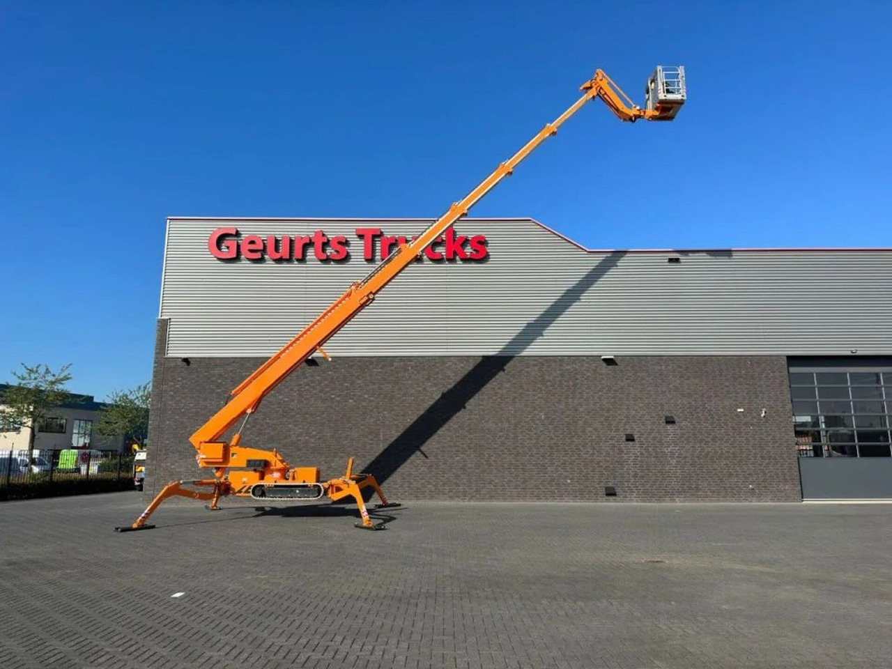 Teupen LEO 36T TELESCOPIC SPIDER HOOGWERK - Camion avec nacelle: photos 1 Teupen LEO 36T TELESCOPIC SPIDER HOOGWERK - Camion avec nacelle: photos 1