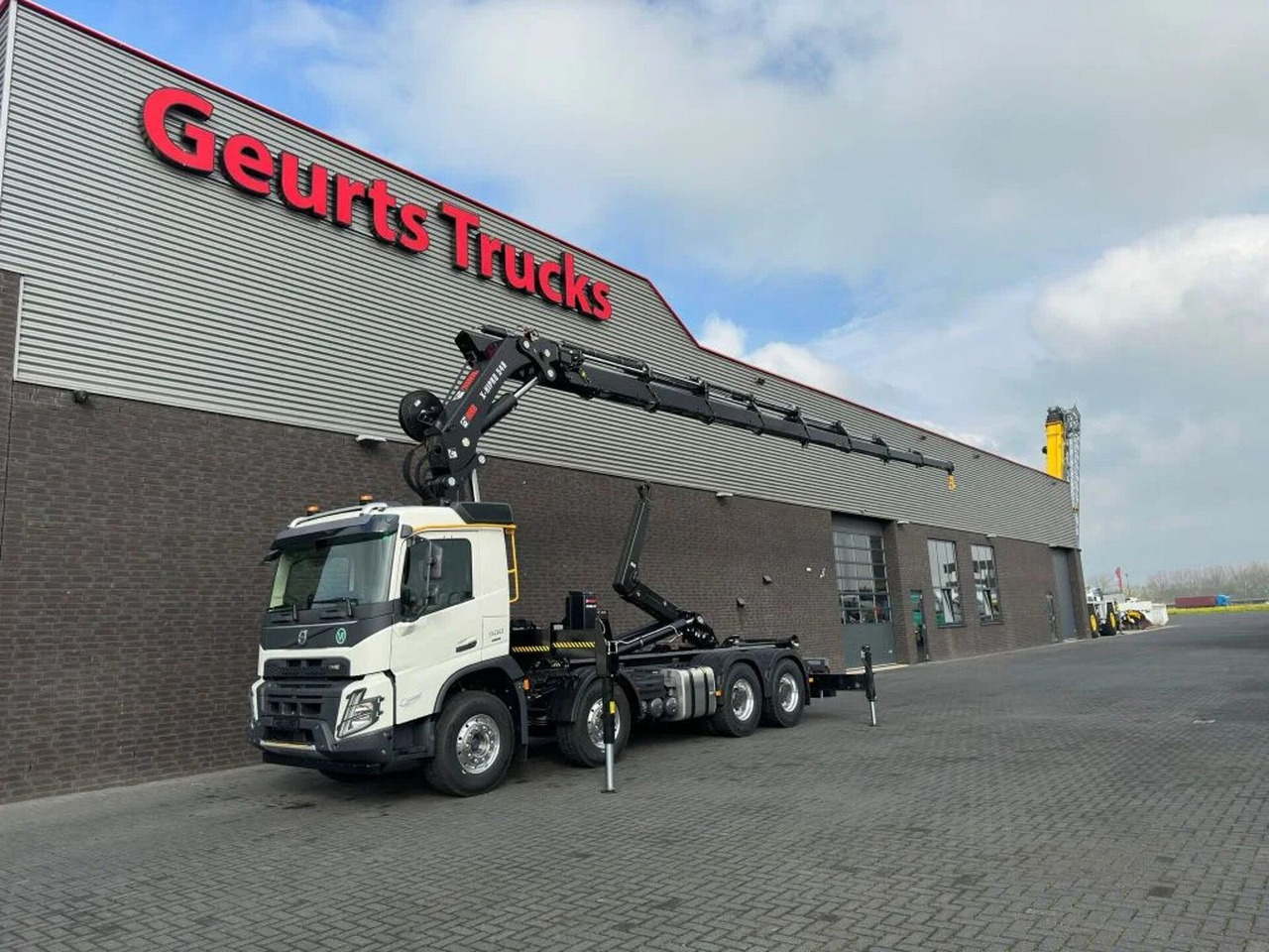 Volvo FMX 500 8X4 HIAB HAAKARM + HIAB 548 E-8 KRAAN/KR - Camion grue: photos 2 Volvo FMX 500 8X4 HIAB HAAKARM + HIAB 548 E-8 KRAAN/KR - Camion grue: photos 2