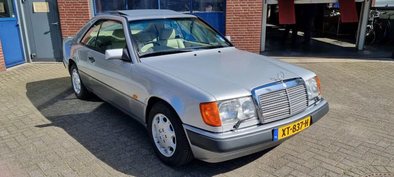 Voiture Mercedes-Benz 300-serie 320 CE RHD... W124: photos 1