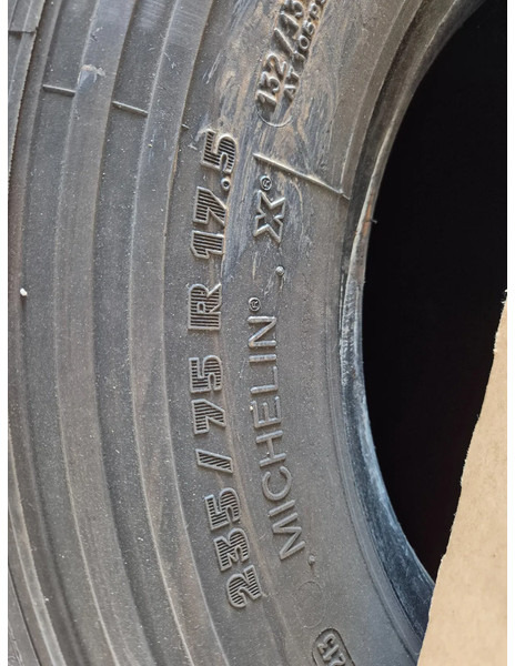 Michelin 235/75R 17.5 - Pneu pour Camion: photos 4 Michelin 235/75R 17.5 - Pneu pour Camion: photos 4