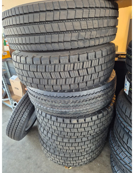 Michelin 235/75R 17.5 - Pneu pour Camion: photos 1 Michelin 235/75R 17.5 - Pneu pour Camion: photos 1