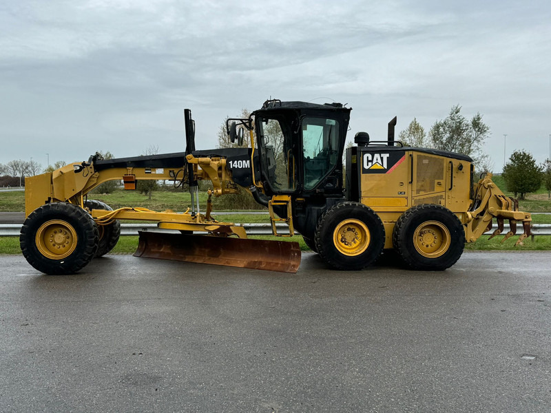 Caterpillar 140M - Niveleuse: photos 1 Caterpillar 140M - Niveleuse: photos 1