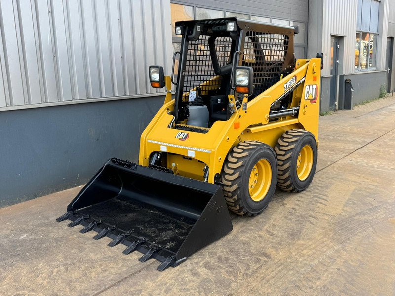 Caterpillar 216B3 - Chargeuse: photos 3 Caterpillar 216B3 - Chargeuse: photos 3