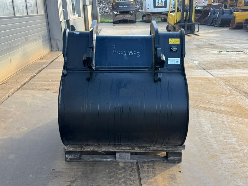 Caterpillar CW40 1200mm Bucket - Godet: photos 4 Caterpillar CW40 1200mm Bucket - Godet: photos 4