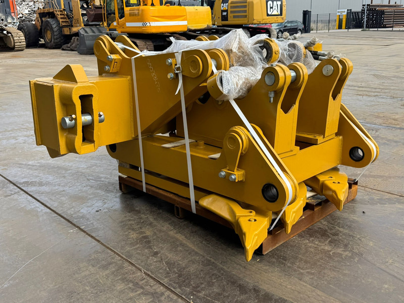 Caterpillar D8T D8R D8N Multishank Ripper (forged shanks) - Ripper: photos 3 Caterpillar D8T D8R D8N Multishank Ripper (forged shanks) - Ripper: photos 3