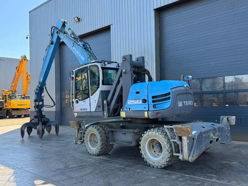 Fuchs MHL 250 E - Pelle de manutention: photos 3 Fuchs MHL 250 E - Pelle de manutention: photos 3