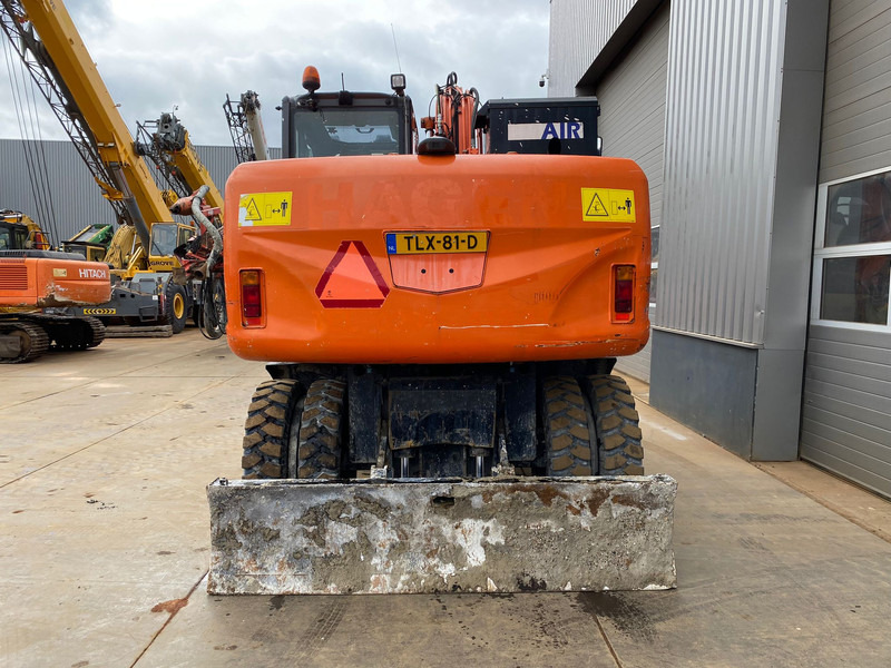 Hitachi ZX140W-3 - Pelle sur pneus: photos 4 Hitachi ZX140W-3 - Pelle sur pneus: photos 4