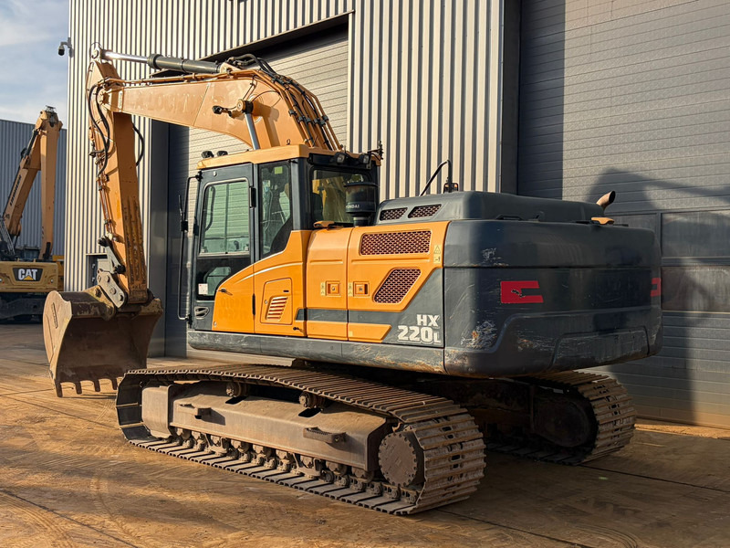 Hyundai HX220L - Pelle sur chenille: photos 3 Hyundai HX220L - Pelle sur chenille: photos 3