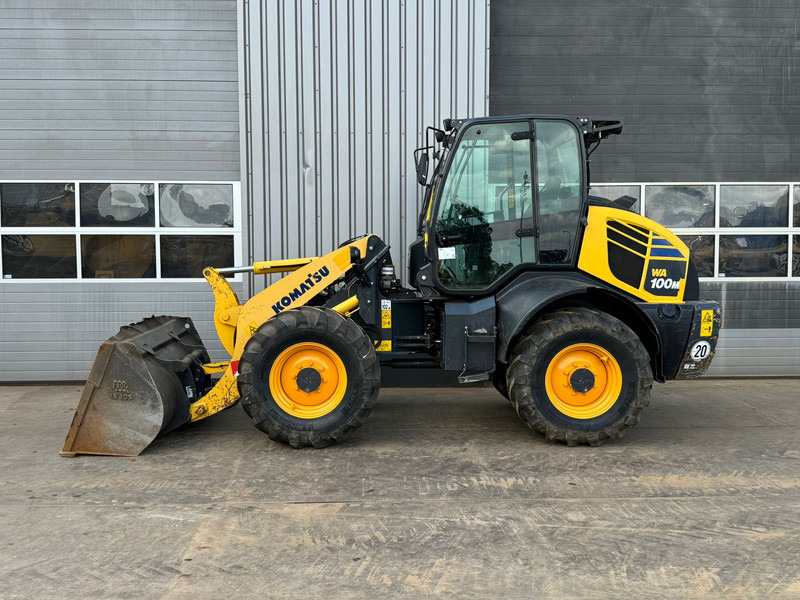 Komatsu WA100M-8EO - New Tires - Chargeuse sur pneus: photos 1 Komatsu WA100M-8EO - New Tires - Chargeuse sur pneus: photos 1