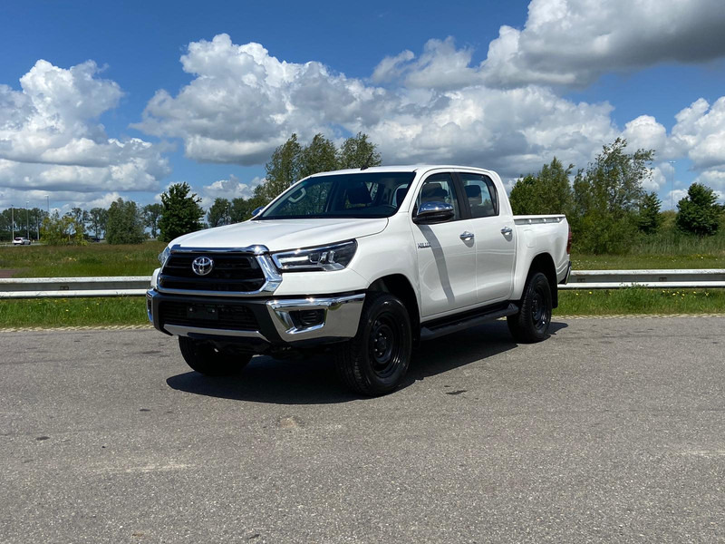 Toyota Hilux DC 2.4L 4X4 DIESEL,M/T, MY22 2.4L Diesel - Voiture: photos 1 Toyota Hilux DC 2.4L 4X4 DIESEL,M/T, MY22 2.4L Diesel - Voiture: photos 1