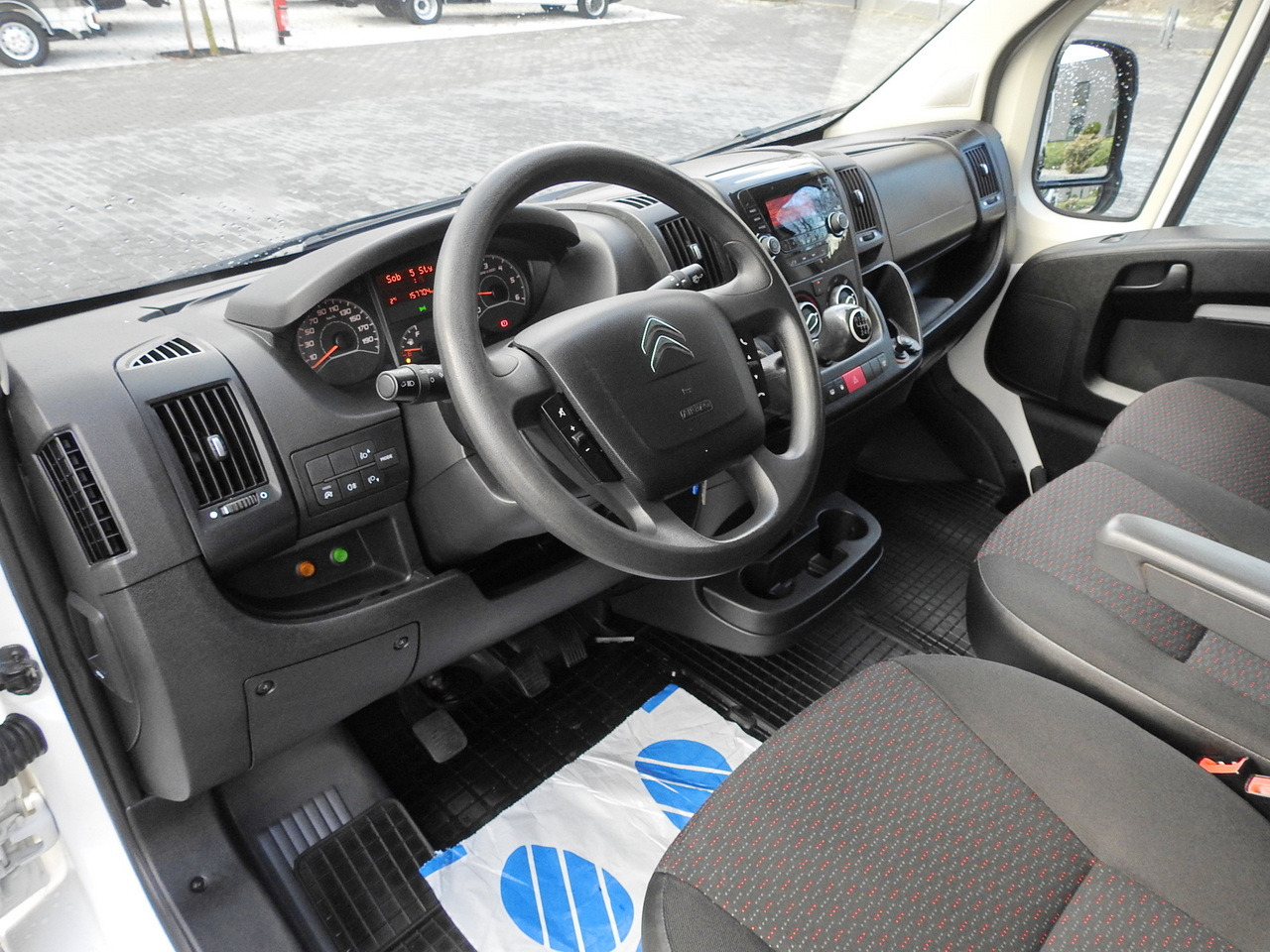 CITROEN JUMPER BOX DELIVERY VAN 6 SEATS AIR CONDITIONING 140HP - Fourgon utilitaire: photos 2 CITROEN JUMPER BOX DELIVERY VAN 6 SEATS AIR CONDITIONING 140HP - Fourgon utilitaire: photos 2