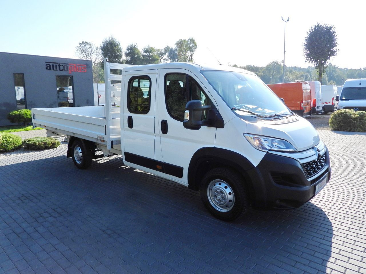 CITROEN JUMPER STAKE BODY DOUBLE CABIN DOKA 7 SEATS PNEUMATICS AIR CONDITIONING 140HP - Utilitaire plateau: photos 4 CITROEN JUMPER STAKE BODY DOUBLE CABIN DOKA 7 SEATS PNEUMATICS AIR CONDITIONING 140HP - Utilitaire plateau: photos 4