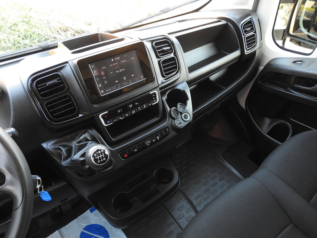 Fourgon grand volume FIAT DUCATO  BOX LIFT 8 PALLETS CRUISE CONTROL AIR CONDITIONING  180HP: photos 31