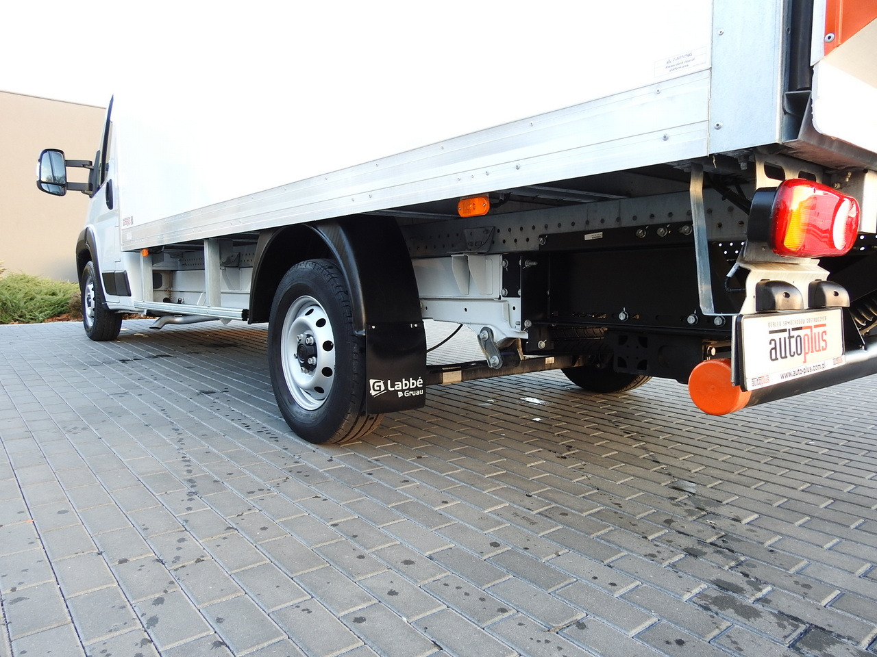 Fourgon grand volume FIAT DUCATO  BOX LIFT 8 PALLETS CRUISE CONTROL AIR CONDITIONING  180HP: photos 16