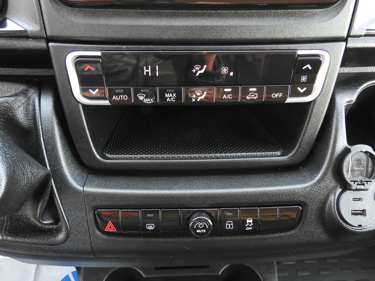 Fourgon grand volume FIAT DUCATO  BOX LIFT 8 PALLETS CRUISE CONTROL AIR CONDITIONING  180HP: photos 35