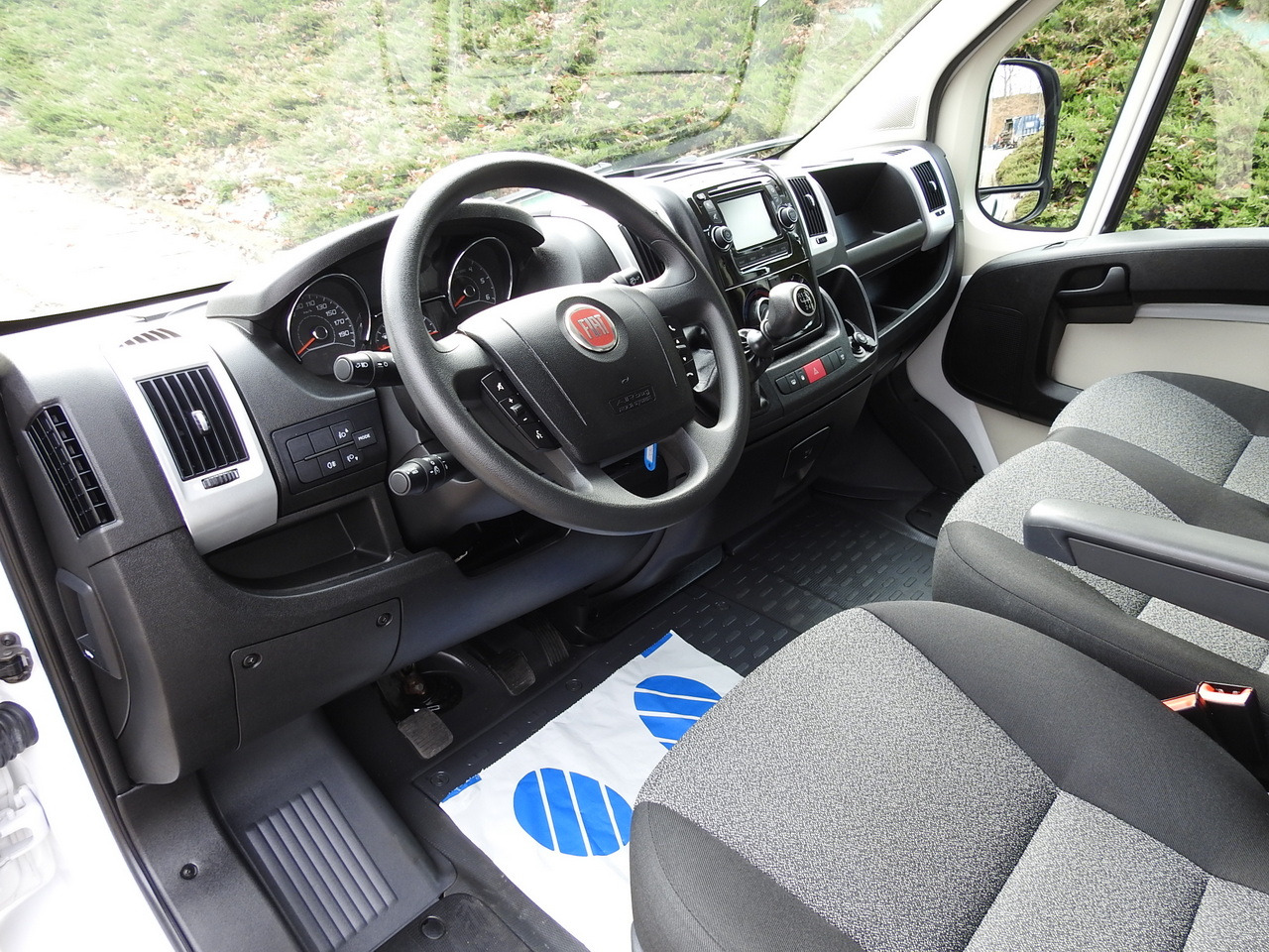 FIAT DUCATO BOX LIFT 8 PALLETS CRUISE CONTROL NAVIGATION AIR CONDITIONING LED LIGHTS  130HP - Utilitaire frigorifique: photos 2 FIAT DUCATO BOX LIFT 8 PALLETS CRUISE CONTROL NAVIGATION AIR CONDITIONING LED LIGHTS  130HP - Utilitaire frigorifique: photos 2
