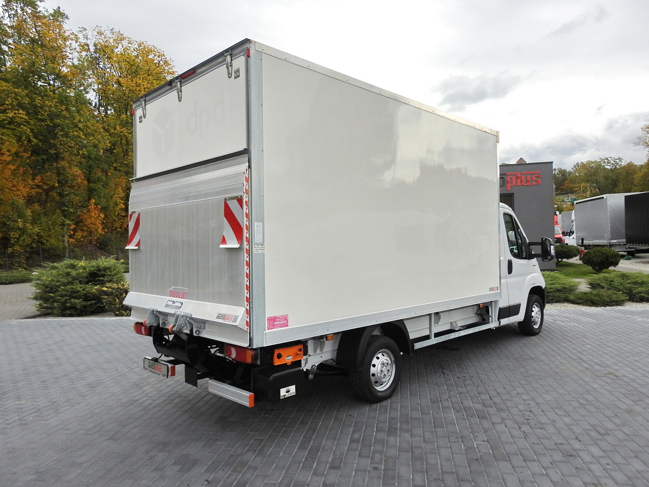 FIAT DUCATO BOX LIFT 8 PALLETS CRUISE CONTROL NAVIGATION AIR CONDITIONING LED LIGHTS  130HP - Utilitaire frigorifique: photos 3 FIAT DUCATO BOX LIFT 8 PALLETS CRUISE CONTROL NAVIGATION AIR CONDITIONING LED LIGHTS  130HP - Utilitaire frigorifique: photos 3
