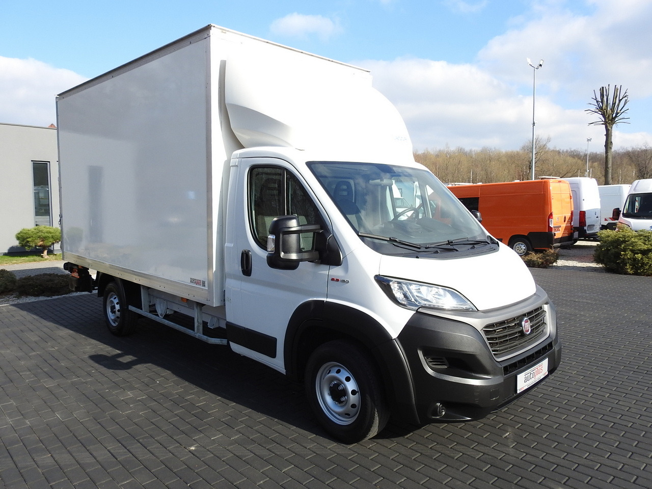 FIAT DUCATO  BOX LIFT 8 PALLETS CRUISE CONTROL NAVIGATION LED LIGHTS AIR CONDITIONING  130HP - Utilitaire frigorifique: photos 4 FIAT DUCATO  BOX LIFT 8 PALLETS CRUISE CONTROL NAVIGATION LED LIGHTS AIR CONDITIONING  130HP - Utilitaire frigorifique: photos 4