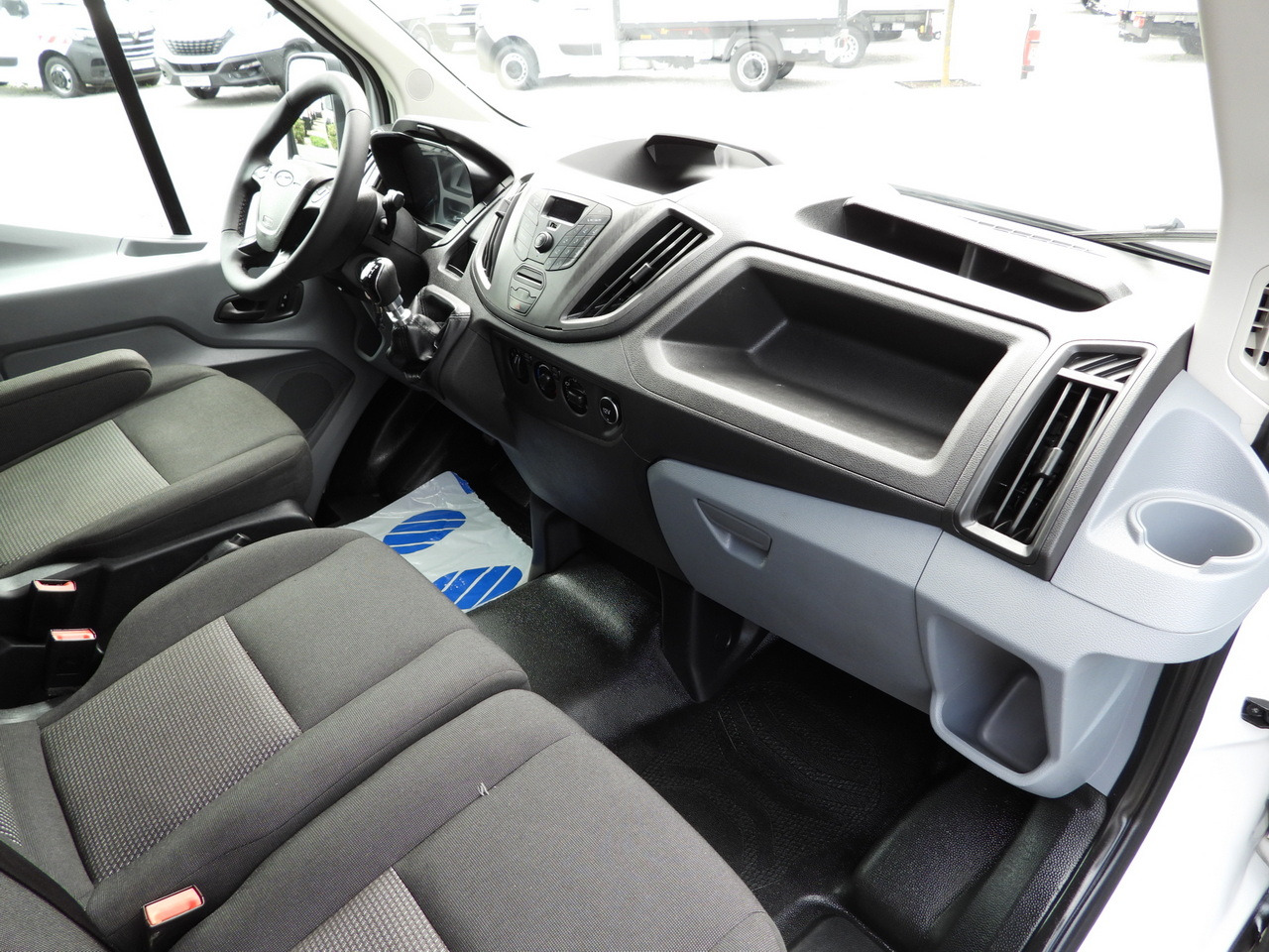Utilitaire frigorifique FORD TRANSIT REFRIGERATOR VAN 5*C AIR CONDITIONING  105HP: photos 37
