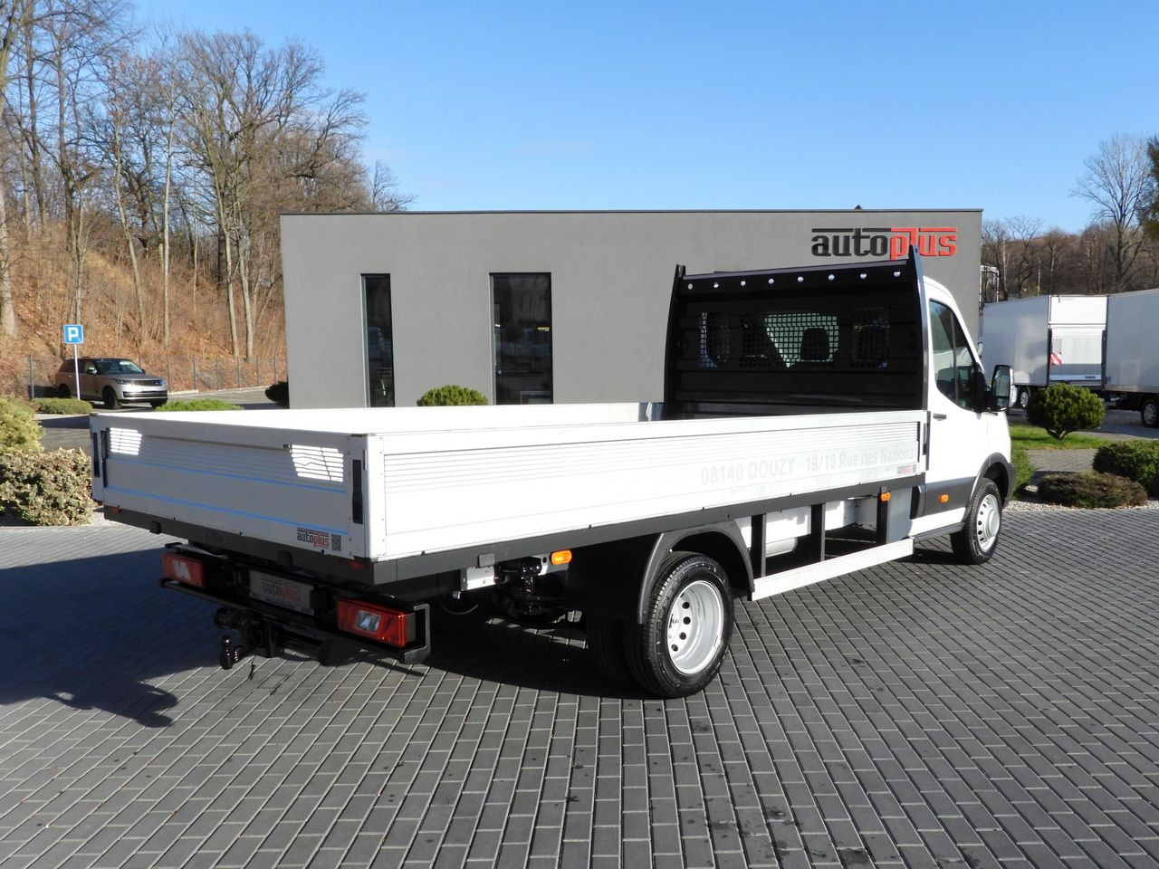 FORD TRANSIT STAKE BODY 8 PALLETS TWIN WHEELS AIR CONDITIONING 155HP - Utilitaire plateau: photos 3 FORD TRANSIT STAKE BODY 8 PALLETS TWIN WHEELS AIR CONDITIONING 155HP - Utilitaire plateau: photos 3