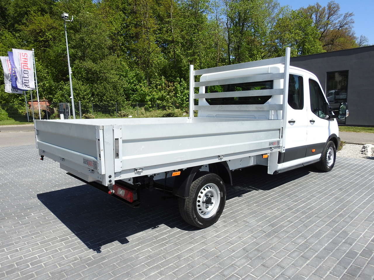 FORD TRANSIT STAKE BODY DOUBLE CABIN DOKA 7 SEATS AIR CONDITIONING 130HP - Utilitaire double cabine: photos 3 FORD TRANSIT STAKE BODY DOUBLE CABIN DOKA 7 SEATS AIR CONDITIONING 130HP - Utilitaire double cabine: photos 3