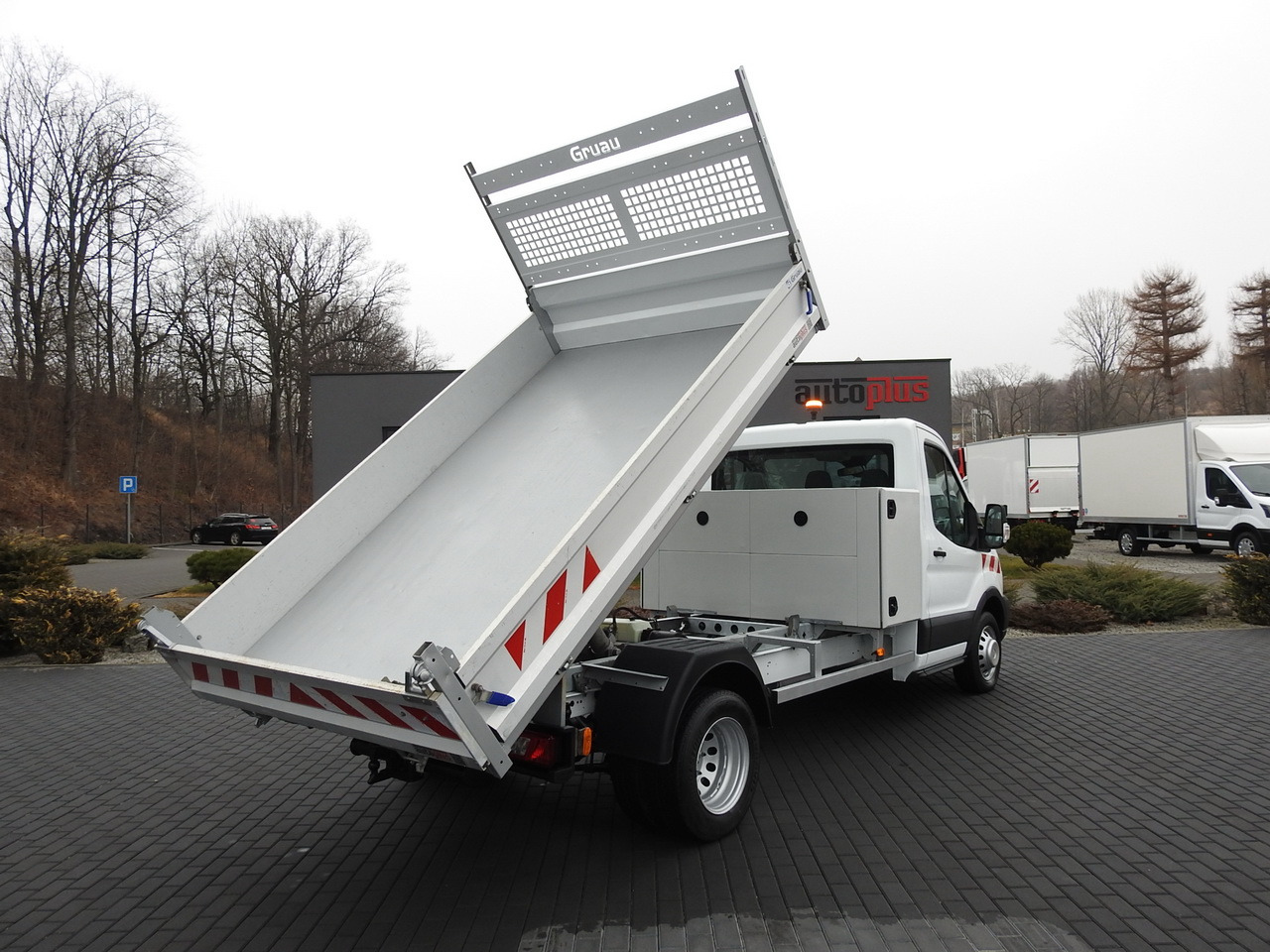 FORD TRANSIT TIPPER CRUISE CONTROL AIR CONDITIONING TWIN WHEELS  170HP - Utilitaire benne: photos 3 FORD TRANSIT TIPPER CRUISE CONTROL AIR CONDITIONING TWIN WHEELS  170HP - Utilitaire benne: photos 3