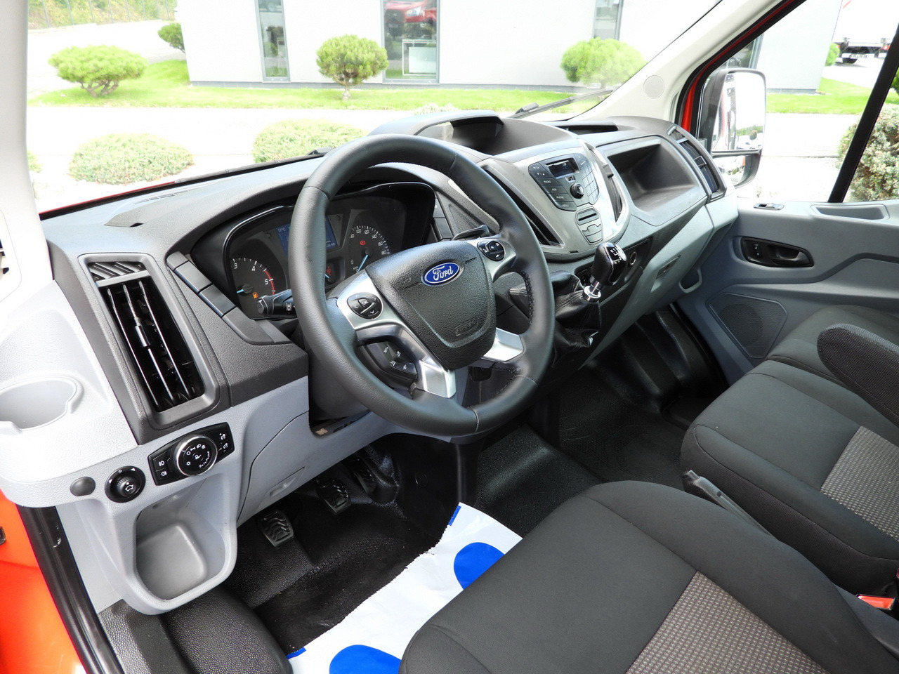 FORD TRANSIT TIPPER CRUISE CONTROL LED LIGHTS TWIN WHEELS AIR CONDITIONING 170HP - Utilitaire benne: photos 2 FORD TRANSIT TIPPER CRUISE CONTROL LED LIGHTS TWIN WHEELS AIR CONDITIONING 170HP - Utilitaire benne: photos 2
