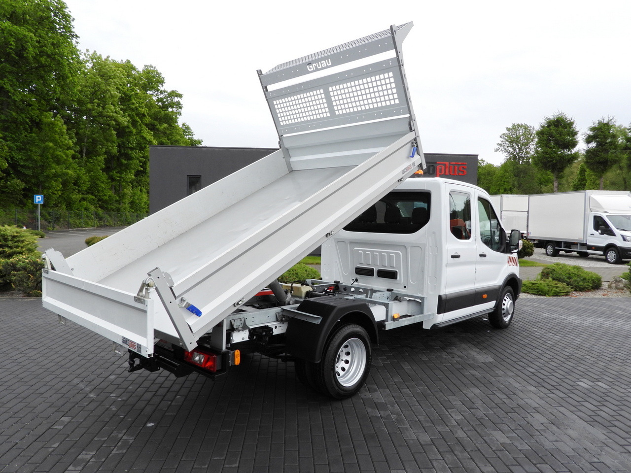 FORD TRANSIT TIPPER DOUBLE CABIN DOKA 6 SEATS CRUISE CONTROL AIR CONDITIONING TWIN WHEELS  170HP - Utilitaire benne: photos 3 FORD TRANSIT TIPPER DOUBLE CABIN DOKA 6 SEATS CRUISE CONTROL AIR CONDITIONING TWIN WHEELS  170HP - Utilitaire benne: photos 3