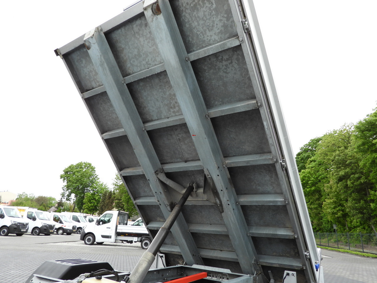 Utilitaire benne FORD TRANSIT TIPPER DOUBLE CABIN DOKA 6 SEATS CRUISE CONTROL AIR CONDITIONING TWIN WHEELS  170HP: photos 23