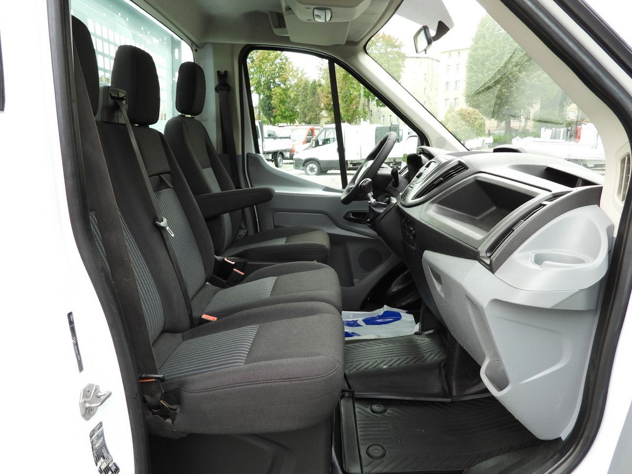 Utilitaire benne FORD TRANSIT TIPPER TWIN WHEELS  155HP: photos 38 Utilitaire benne FORD TRANSIT TIPPER TWIN WHEELS  155HP: photos 38