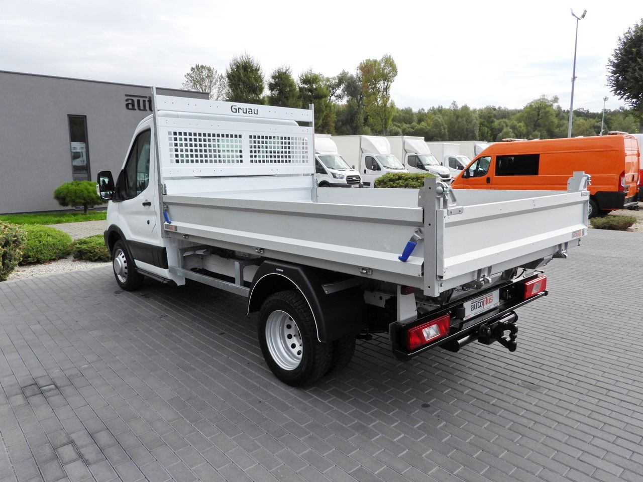 Utilitaire benne FORD TRANSIT TIPPER TWIN WHEELS  155HP: photos 9 Utilitaire benne FORD TRANSIT TIPPER TWIN WHEELS  155HP: photos 9