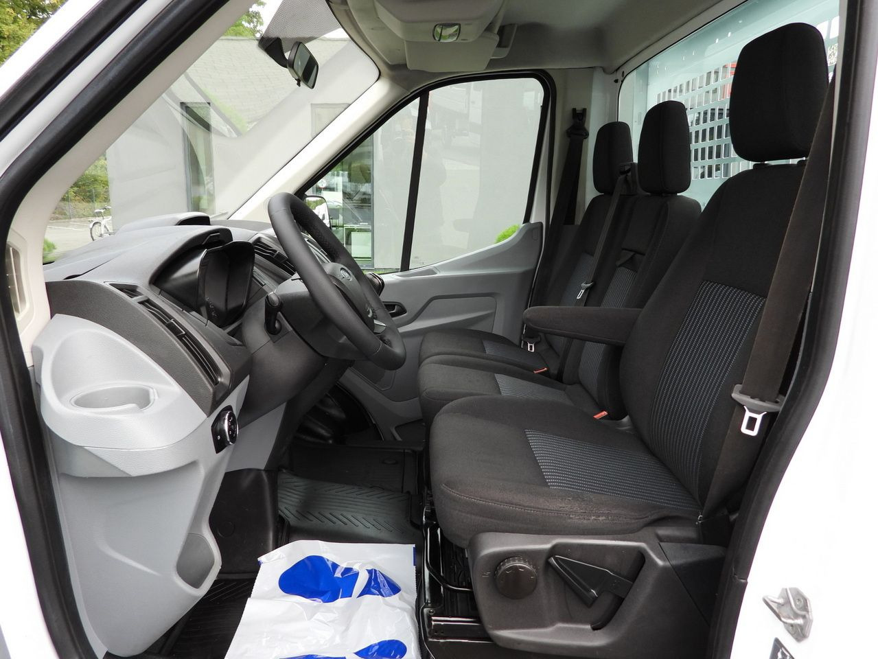Utilitaire benne FORD TRANSIT TIPPER TWIN WHEELS  155HP: photos 29 Utilitaire benne FORD TRANSIT TIPPER TWIN WHEELS  155HP: photos 29