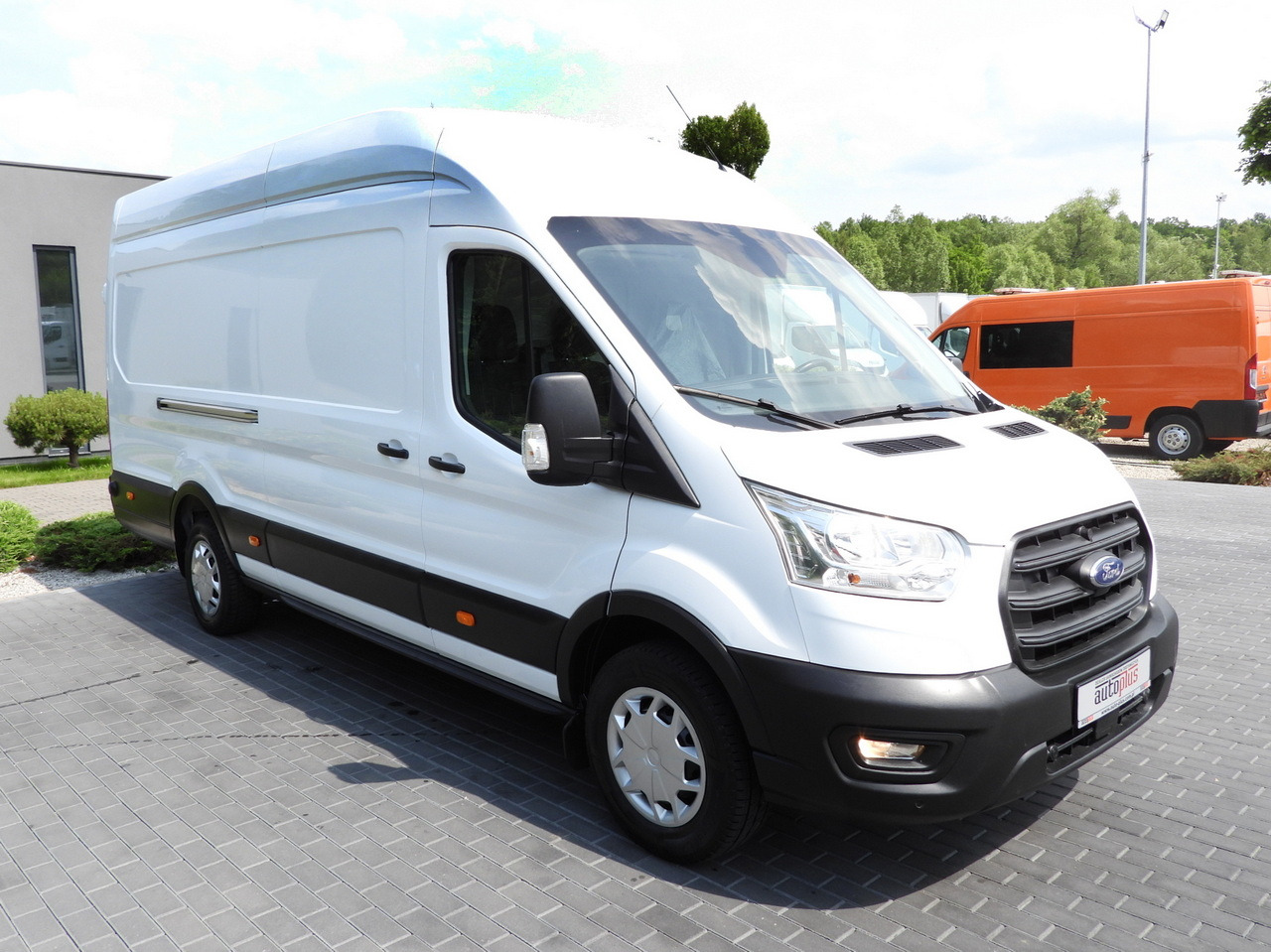 FORD TRANSIT VAN CRUISE CONTROL LED LIGHTS AIR CONDITIONING 130HP - Fourgon utilitaire: photos 4 FORD TRANSIT VAN CRUISE CONTROL LED LIGHTS AIR CONDITIONING 130HP - Fourgon utilitaire: photos 4