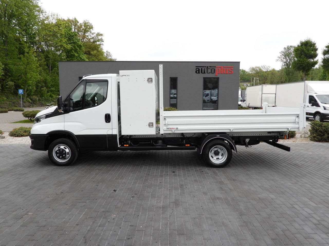 Utilitaire benne IVECO DAILY 35C14 TIPPER CRUISE CONTROL TWIN WHEELS  140HP: photos 8 Utilitaire benne IVECO DAILY 35C14 TIPPER CRUISE CONTROL TWIN WHEELS  140HP: photos 8