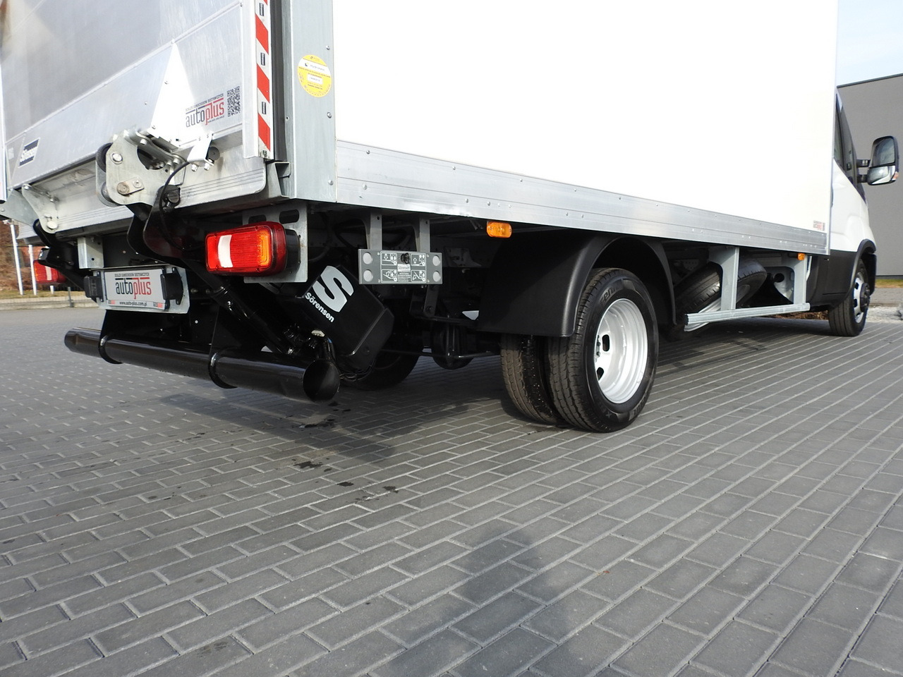 Fourgon grand volume IVECO DAILY 35C16 BOX LIFT 8 PALLETS CRUISE CONTROL TWIN WHEELS AIR CONDITIONING  160HP: photos 17